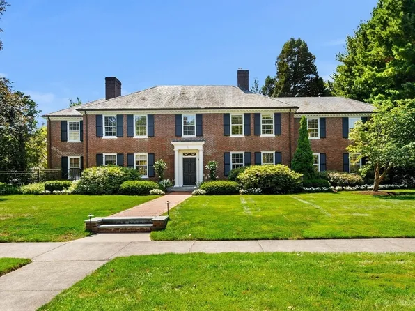 20 Foxcroft Rd, Winchester, MA 01890