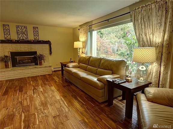 4th image of 629 Trout Lake Dr