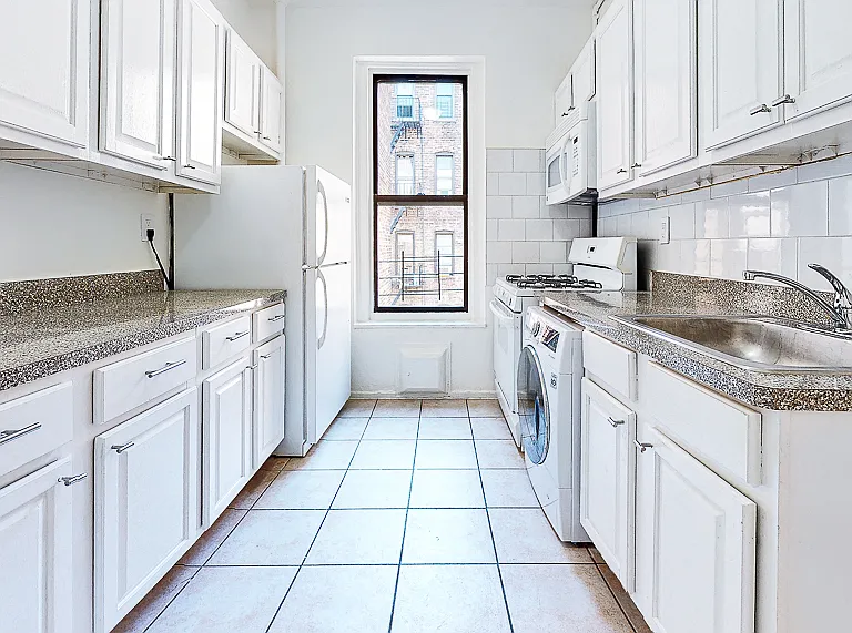 357 Edgecombe Ave #2FL1 — Photo 3