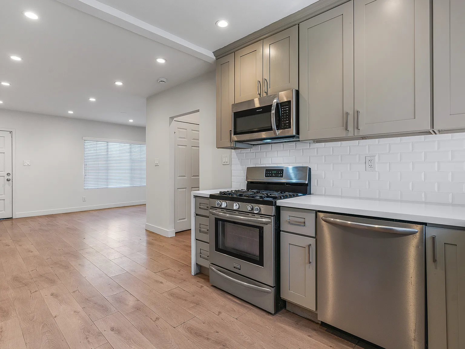 1 bed, 575 sqft, $2,195 — Photo 3