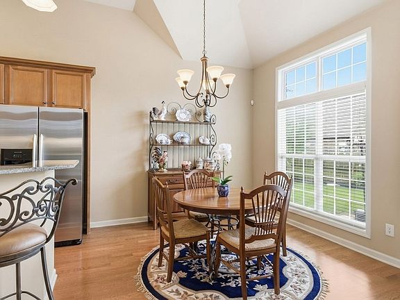 5th image of 1097 Nealcrest Cir
