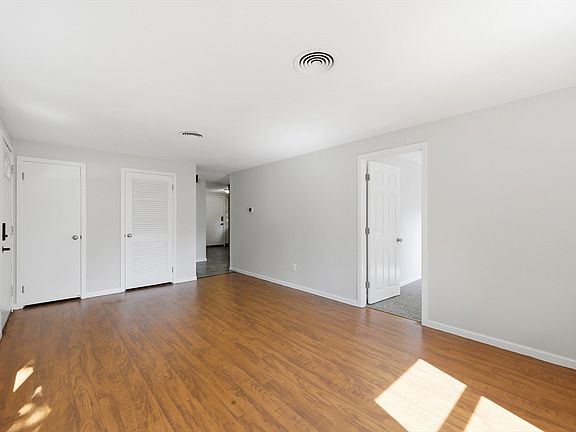 4th image of 60 Keddy St
