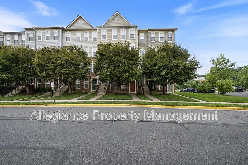 3 bed, 2.0 bath, 1512 sqft, $2,675 — Photo 1