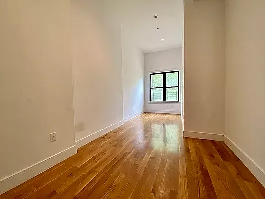 Rented by Bohemia Realty Group | media 20