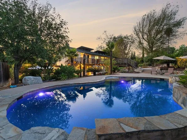 1322 Hamilton Ln, Escondido, CA 92029