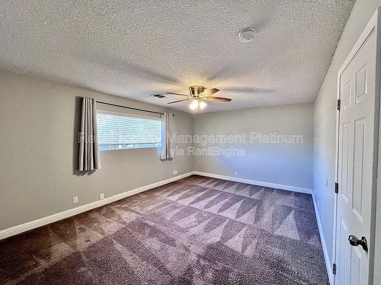 404 N Villa Ave — Photo 17