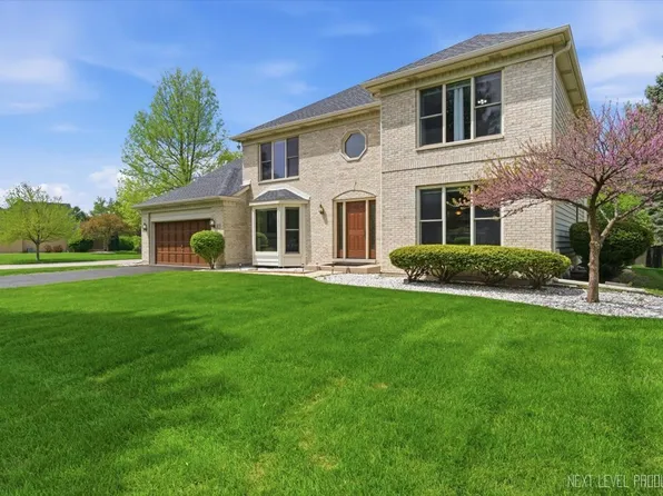 301 Stoneleigh Ln, Oswego, IL 60543