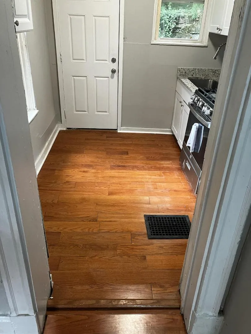 253 Helen St — Photo 4