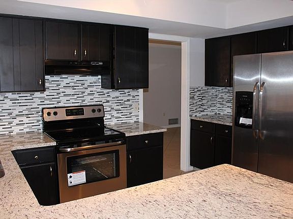 4th image of 895 Fruitland Dr