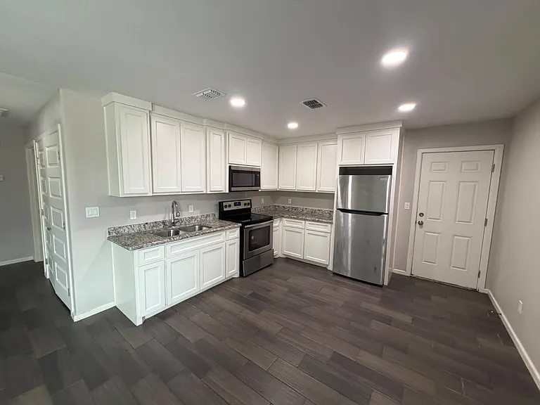 3902 Paola St — Photo 5