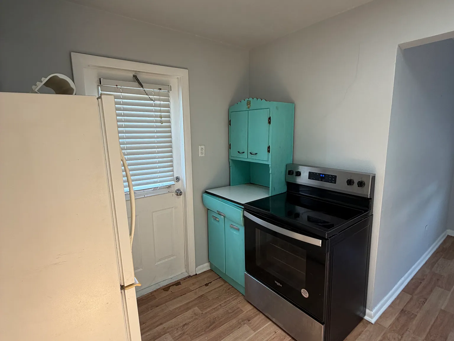 3 bed, 902 sqft, $1,700 — Photo 4