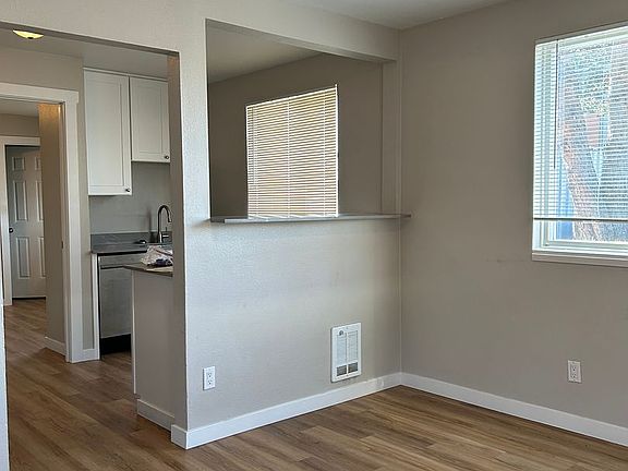 5th image of 111 10th St SE #7