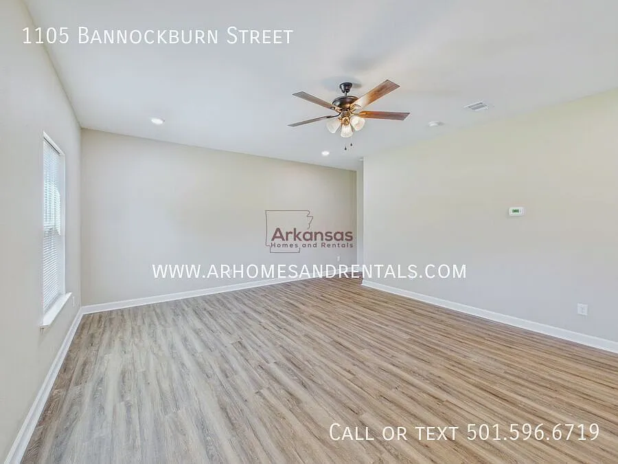 Building Photo - 1105 Bannockburn St