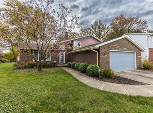 5795 N Crossview Rd, Seven Hills, OH 44131