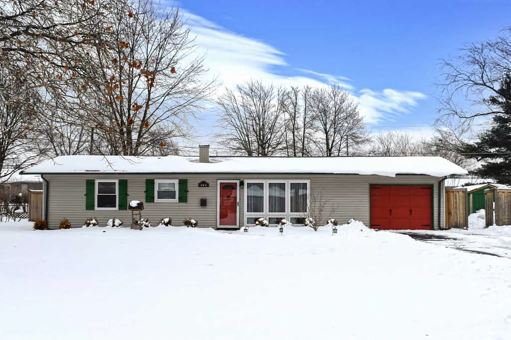 341 Hazelwood Ln photo 1
