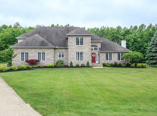 10418 Christina Dr, Kirtland, OH 44094