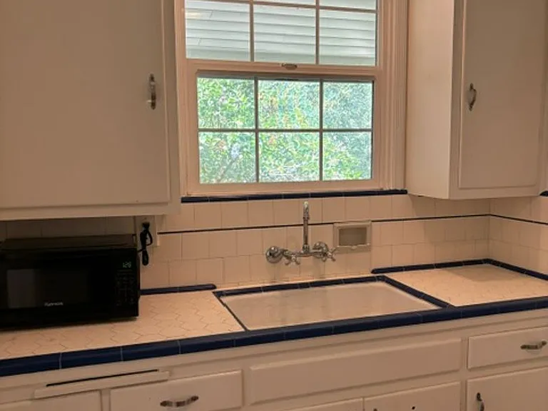 821 Vine St — Photo 3