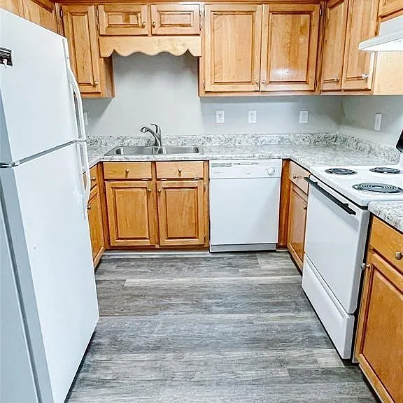 5260 Main St — Photo 6