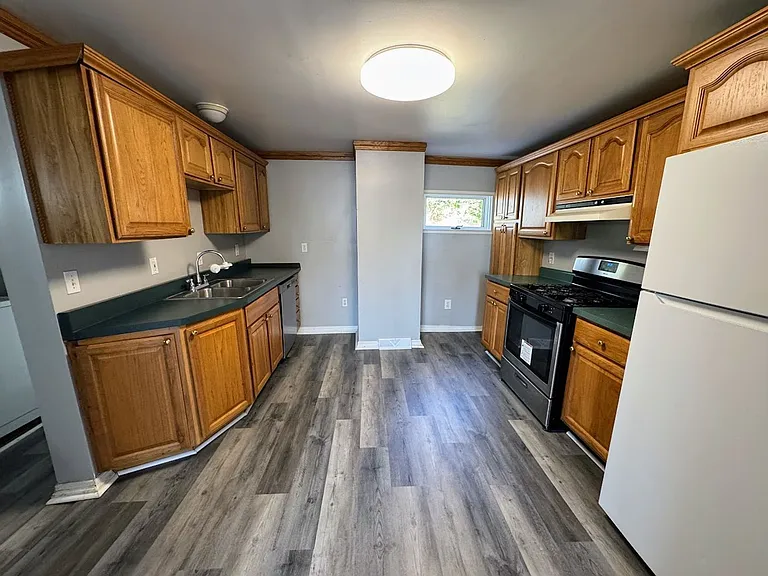 178 Amabell St — Photo 6