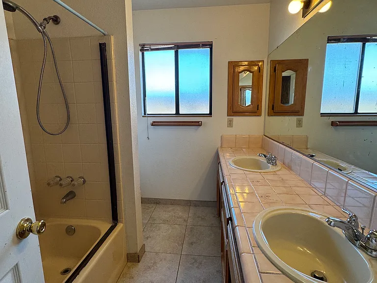 9224 Greenwood Ave — Photo 13