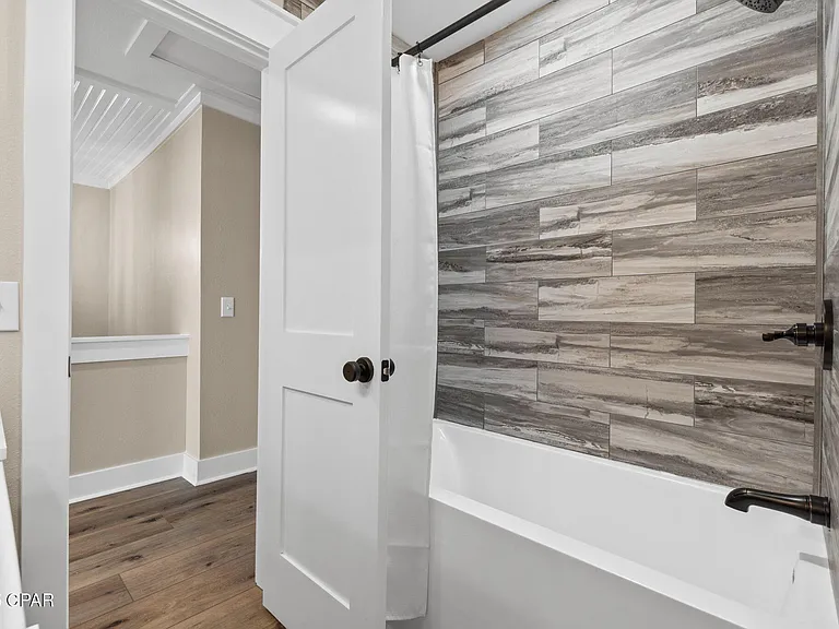 1335 Capri Dr — Photo 23