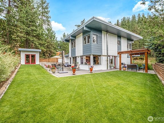 4th image of 10202 Titus