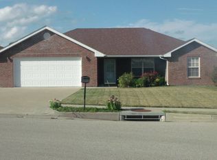160 Venus St, Holts Summit, MO 65043