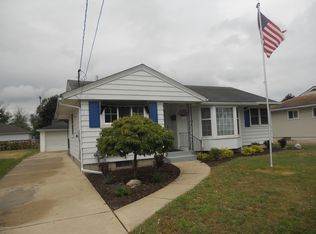 1043 Den Hertog St SW, Wyoming, MI 49509