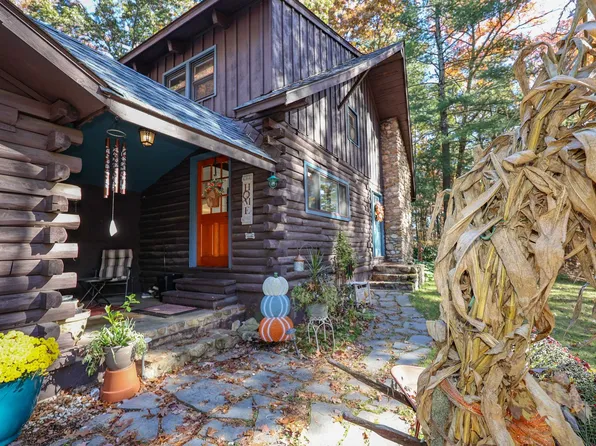 301 Bicentennial Drive, Hooksett, NH 03106