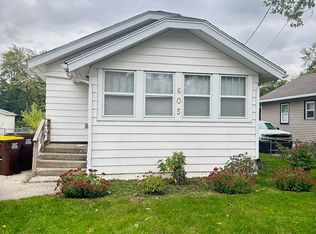 605 Lawn Dr, Loves Park, IL 61111