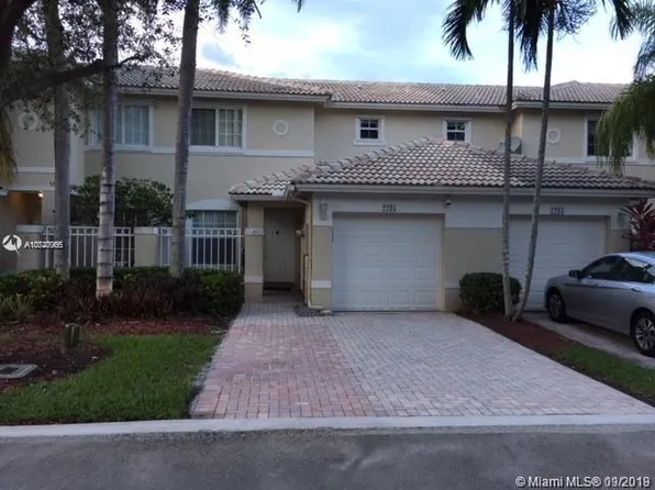 2295 NW 170th Ave, Pembroke Pines, FL 33028
