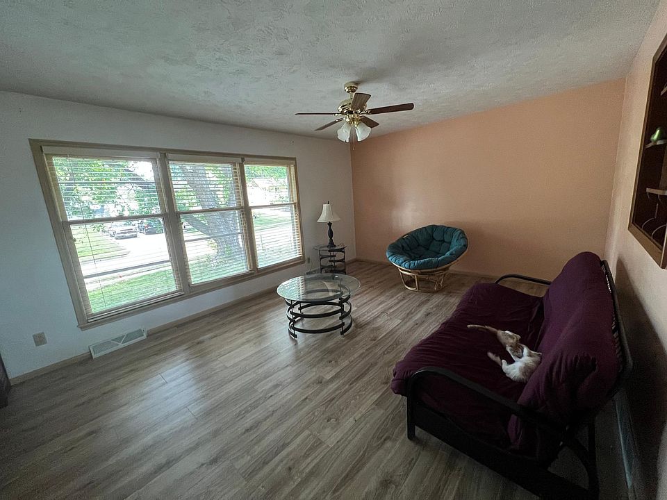 1st image of 7609 S 89th St