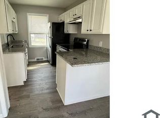 10421 Corning St, Oak Park, MI 48237