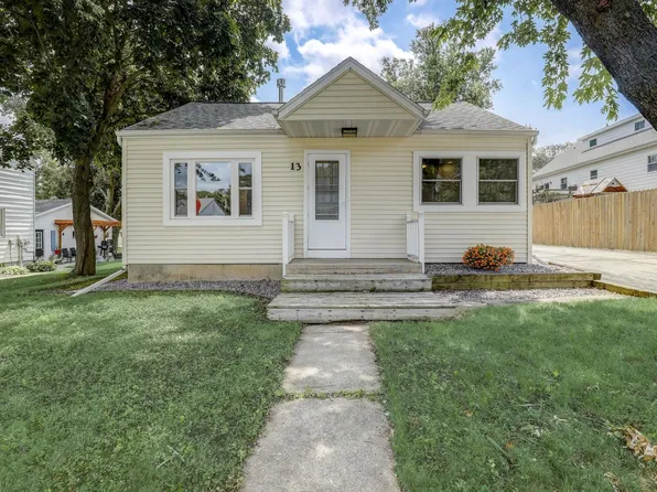 13 Greenwood St, Deerfield, WI 53531