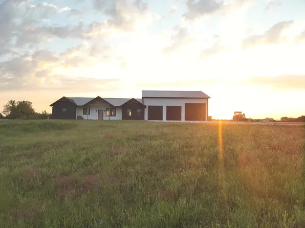 23245 Gazelle St, Excello, MO 65247