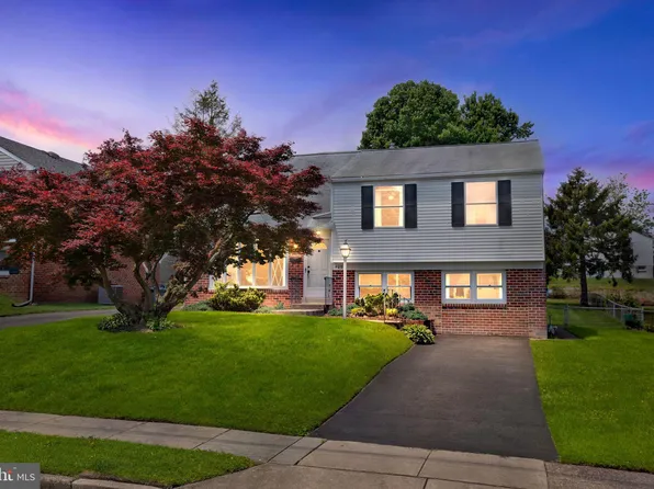 408 Melvin Dr, Brookhaven, PA 19015