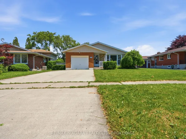6579 Crawford St, Niagara Falls, ON L2E 5Z3