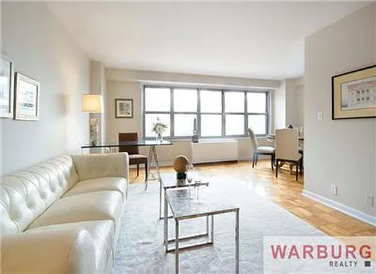 Sold by Warburg | media 27