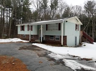 318 New West Townsend Rd, Lunenburg, MA 01462