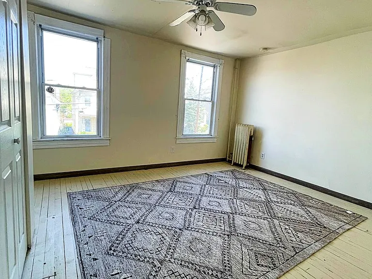 181 McLean St #2 — Photo 12