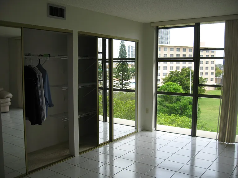 17500 N Bay Rd #508 — Photo 14