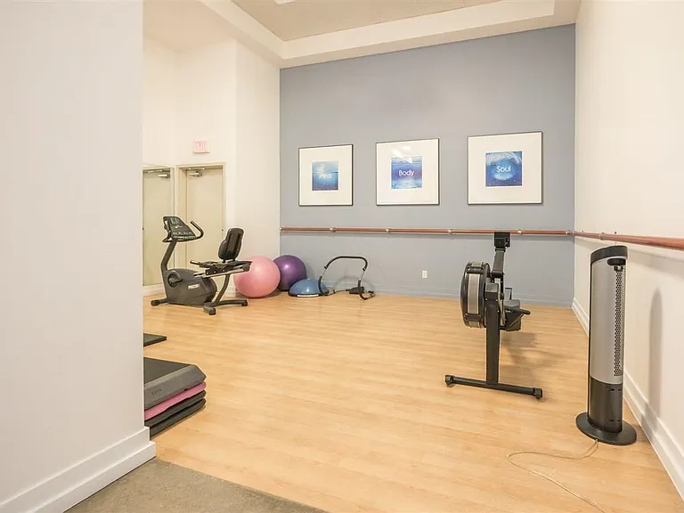 1225 Richards St #1905 — Photo 32