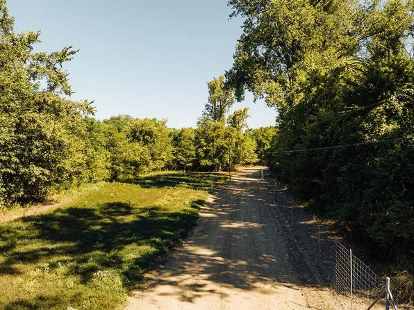 Levee Rd, Greenville, MS 38703