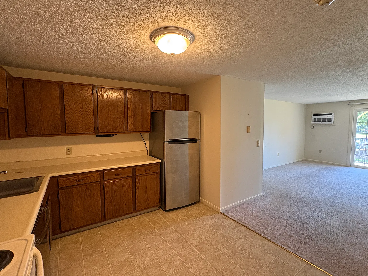2 bed, 804 sqft, $2,200 — Photo 2