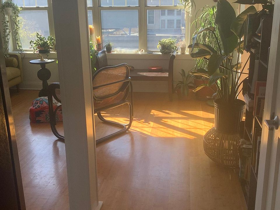 1st image of 1452 W Thorndale Ave APT 3S