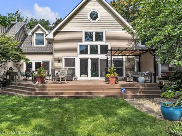 47 Peggy Ave, Pontiac, MI 48341