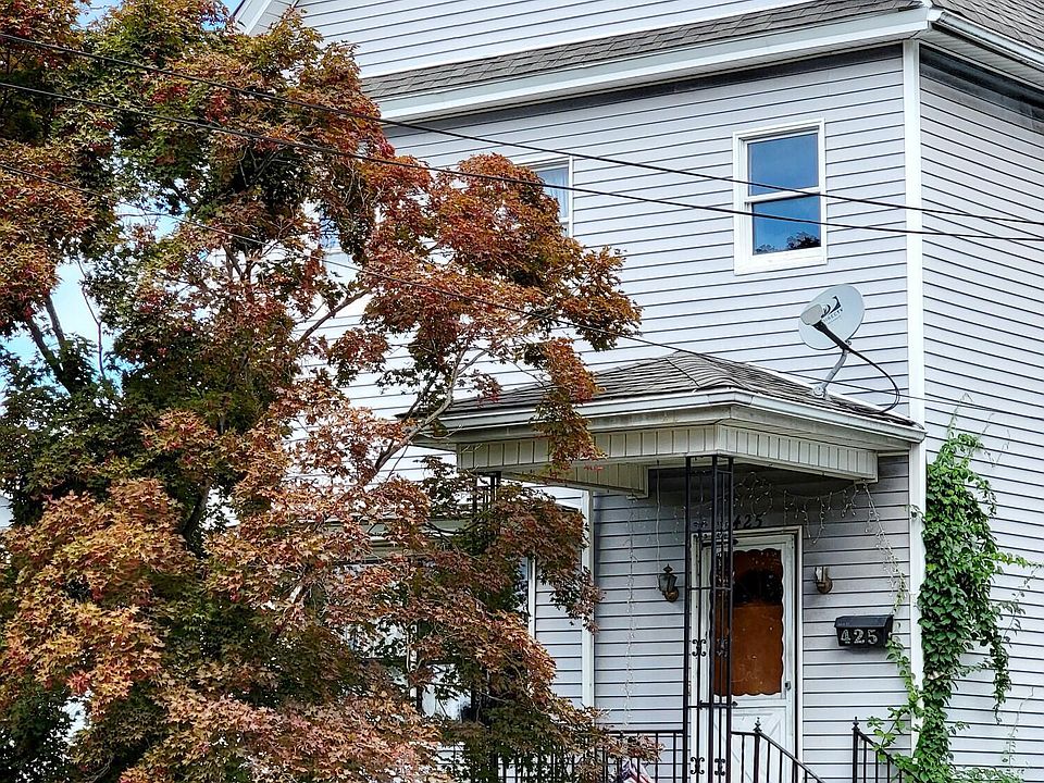 1st image of 425 Cherry St