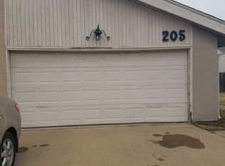 205 W Rochelle Rd, Irving, TX 75062