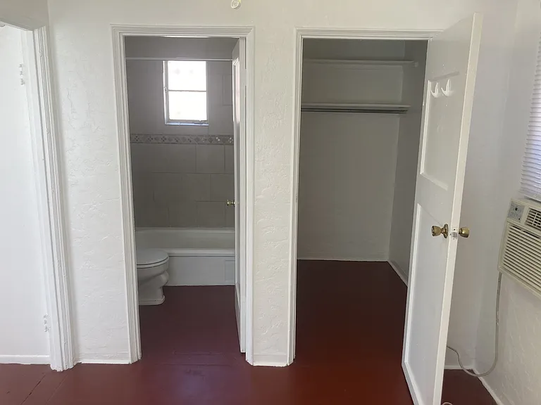 1039 E Spring St — Photo 7