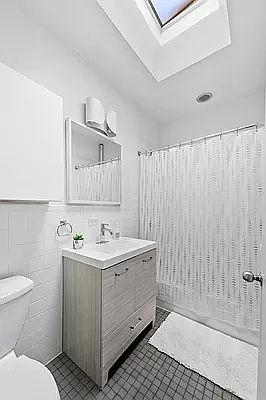 5th image of 376 Bergen St APT 4R